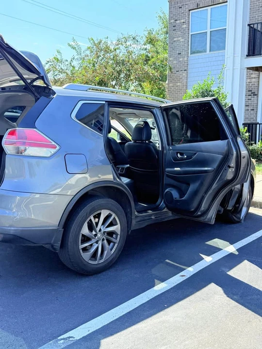2016 Nissan Rogue - Image 7 of 11