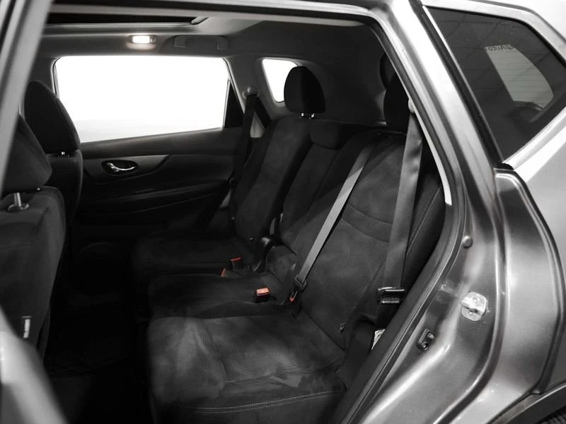 2016 Nissan Rogue - Image 11 of 20