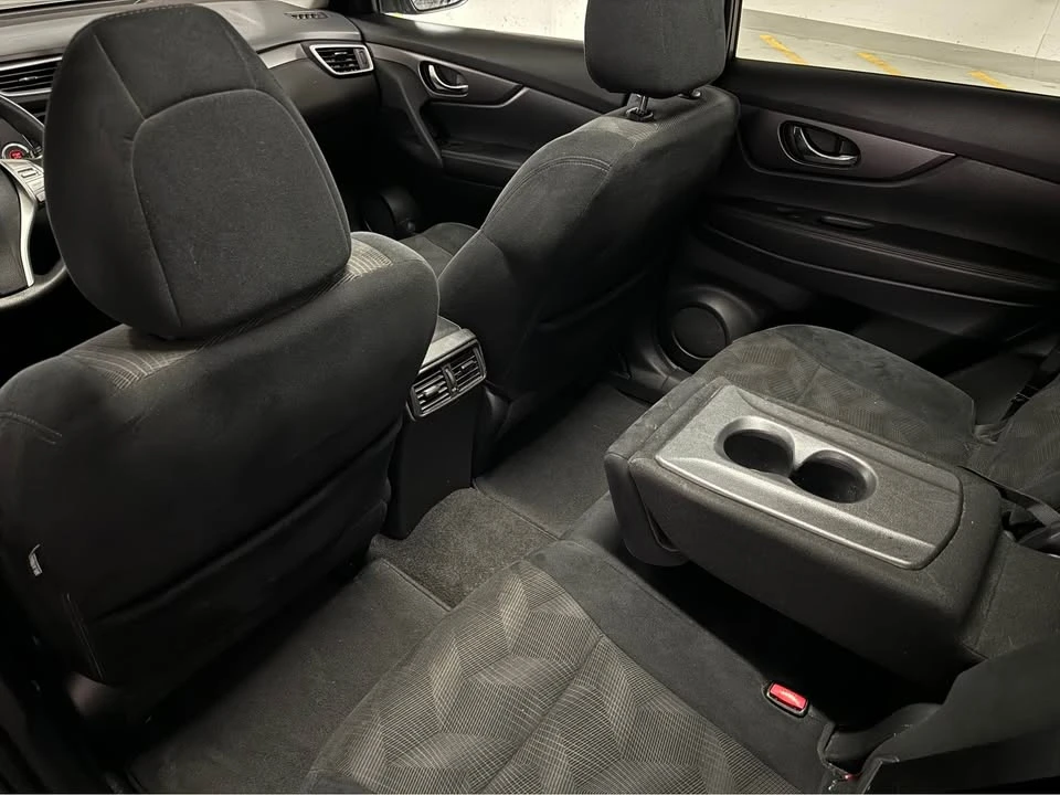 2016 Nissan Rogue - Image 8 of 18