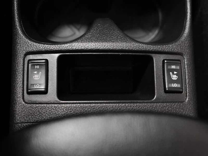 2016 Nissan Rogue - Image 13 of 20