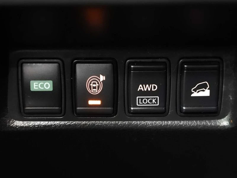 2016 Nissan Rogue - Image 17 of 20