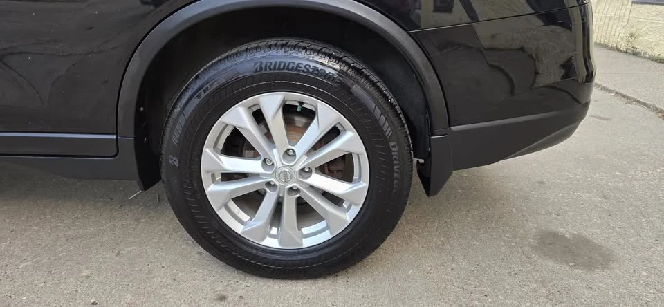2016 Nissan Rogue - Image 9 of 20
