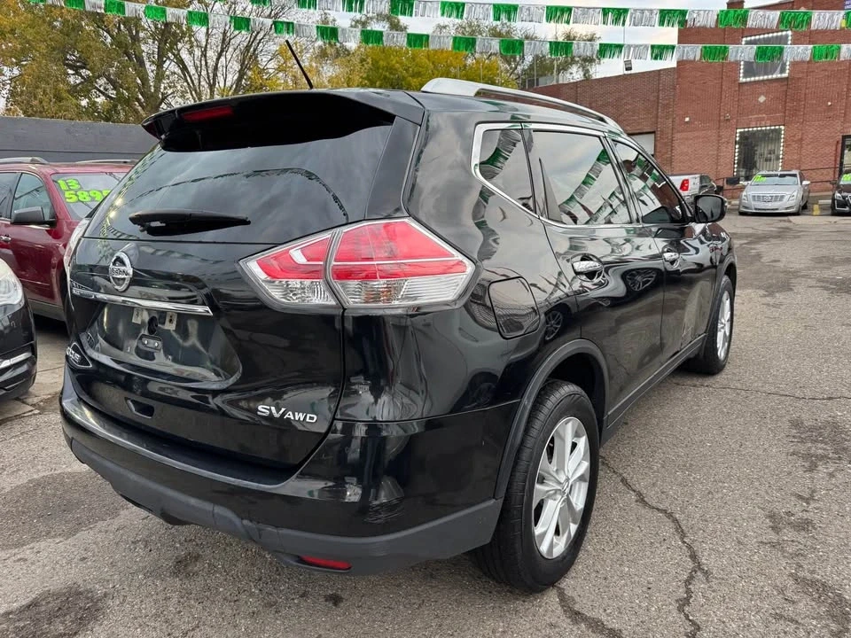 2016 Nissan Rogue - Image 4 of 8