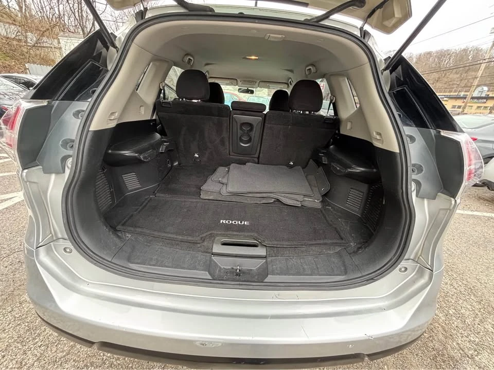 2016 Nissan Rogue - Image 13 of 17