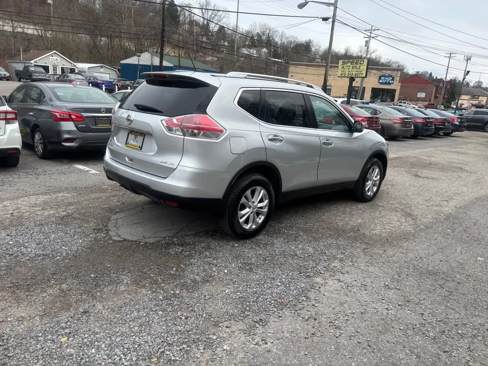 2016 Nissan Rogue - Image 5 of 17