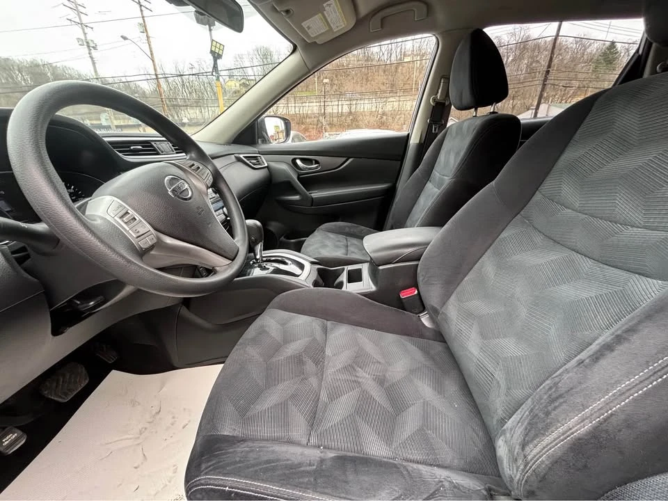 2016 Nissan Rogue - Image 8 of 17