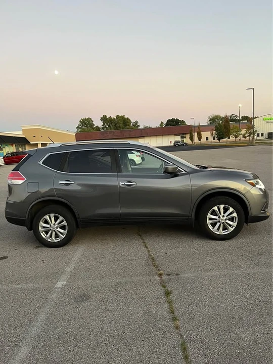 2016 Nissan Rogue - Image 8 of 20