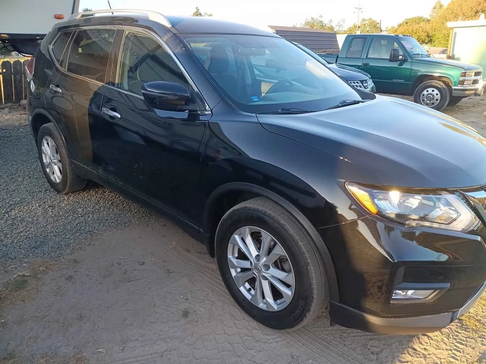 2016 Nissan Rogue - Image 2 of 8