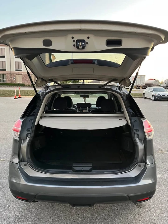 2016 Nissan Rogue - Image 10 of 20