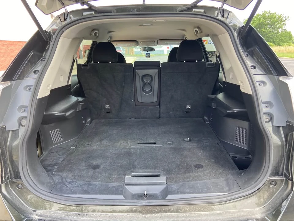 2016 Nissan Rogue - Image 7 of 11