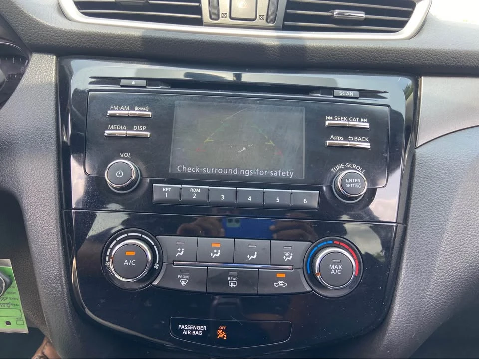 2016 Nissan Rogue - Image 11 of 11