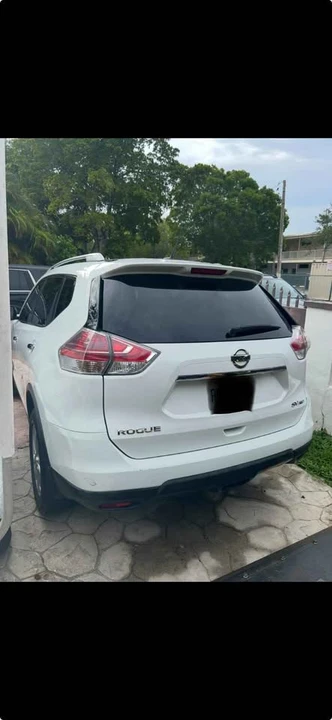 2016 Nissan Rogue - Image 4 of 6