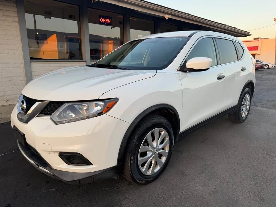 2016 Nissan Rogue - Image 2 of 12