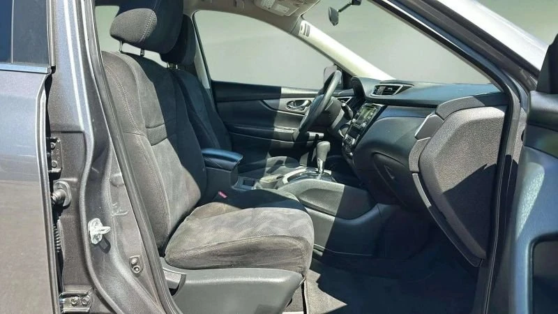 2016 Nissan Rogue - Image 18 of 20