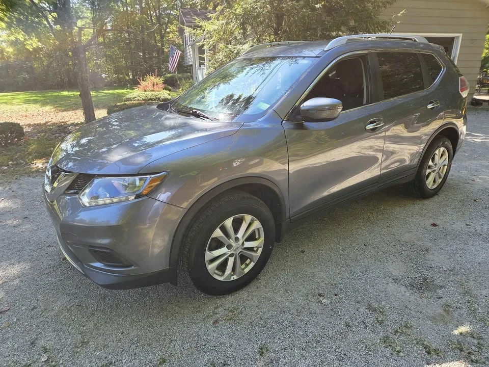 2016 Nissan Rogue - Image 2 of 10