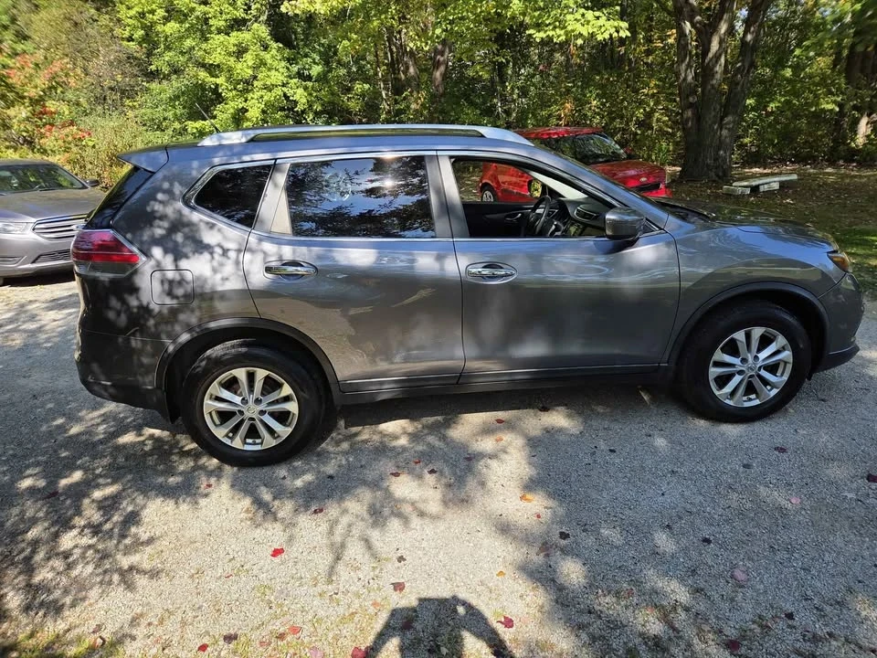 2016 Nissan Rogue - Image 4 of 10