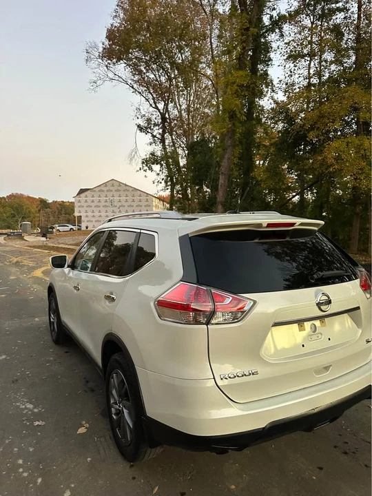 2016 Nissan Rogue - Image 3 of 6