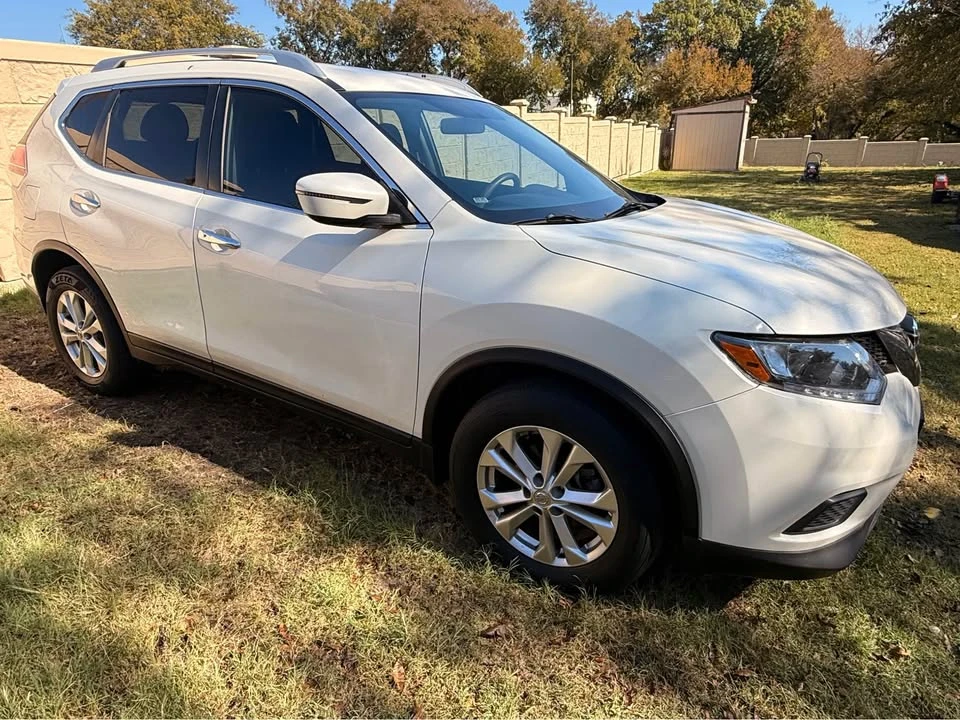 2016 Nissan Rogue - Image 7 of 12