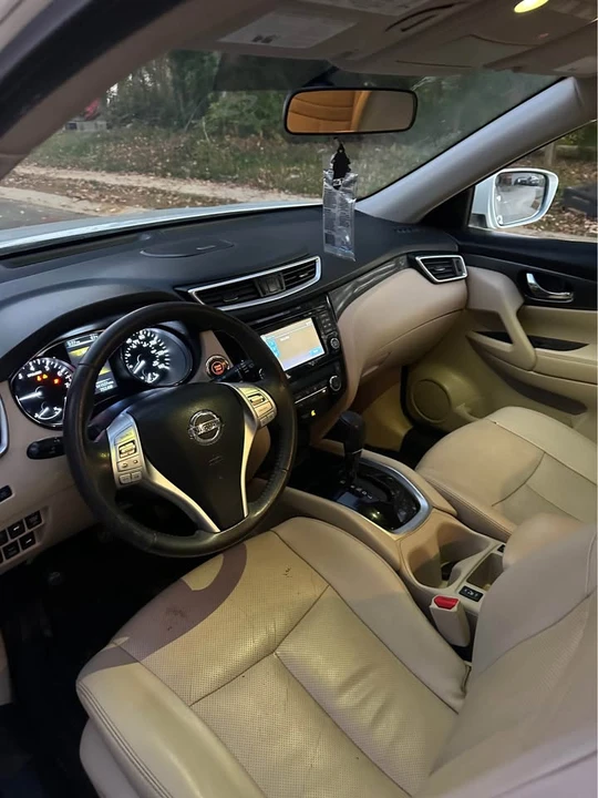 2016 Nissan Rogue - Image 5 of 6