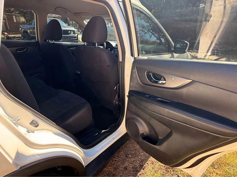 2016 Nissan Rogue - Image 9 of 12