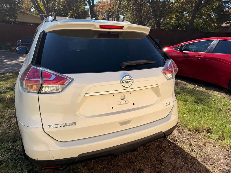 2016 Nissan Rogue - Image 4 of 12