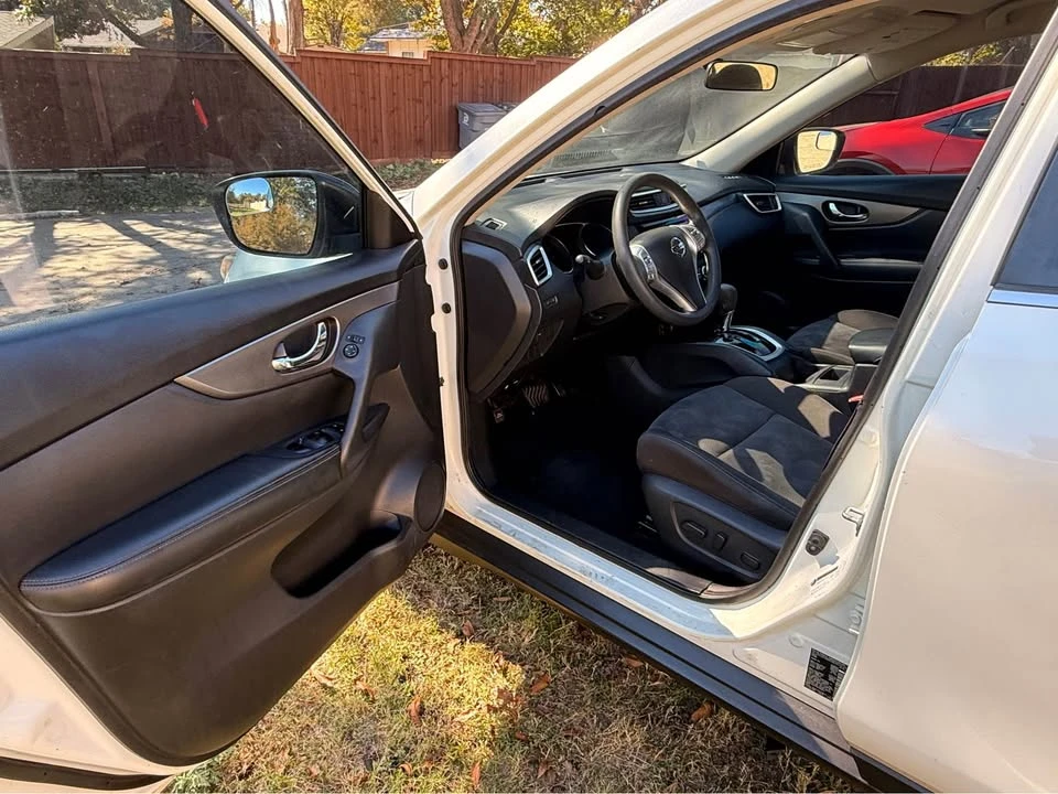 2016 Nissan Rogue - Image 11 of 12