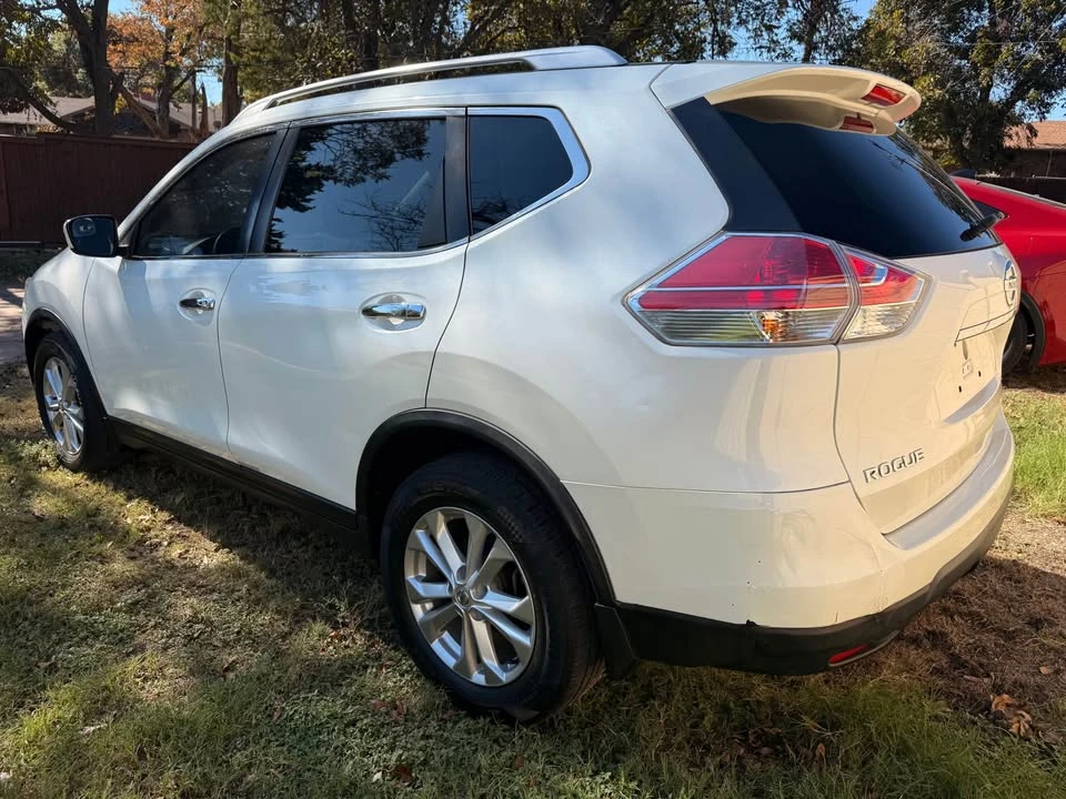2016 Nissan Rogue - Image 3 of 12