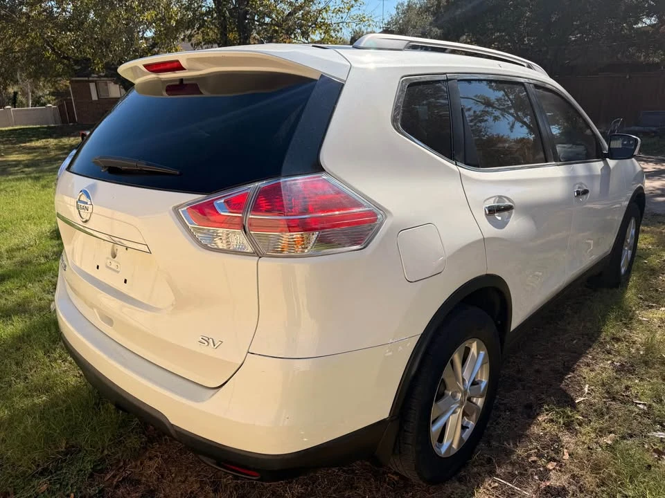 2016 Nissan Rogue - Image 5 of 12