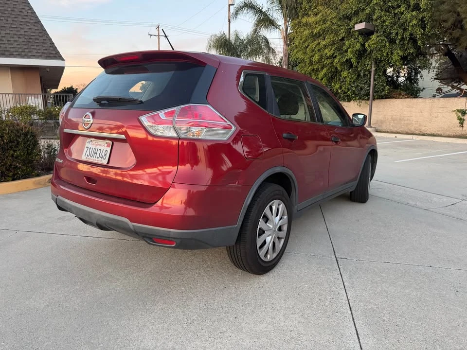2016 Nissan Rogue - Image 8 of 9