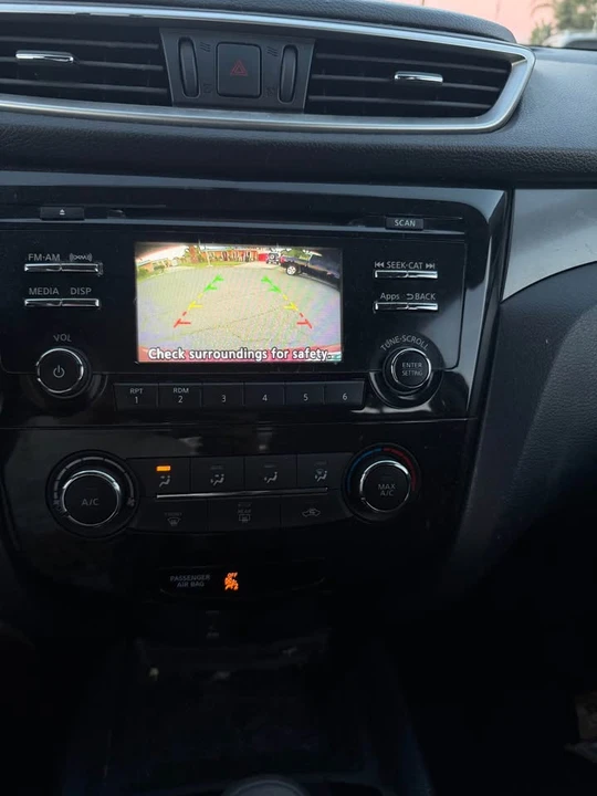 2016 Nissan Rogue - Image 6 of 9