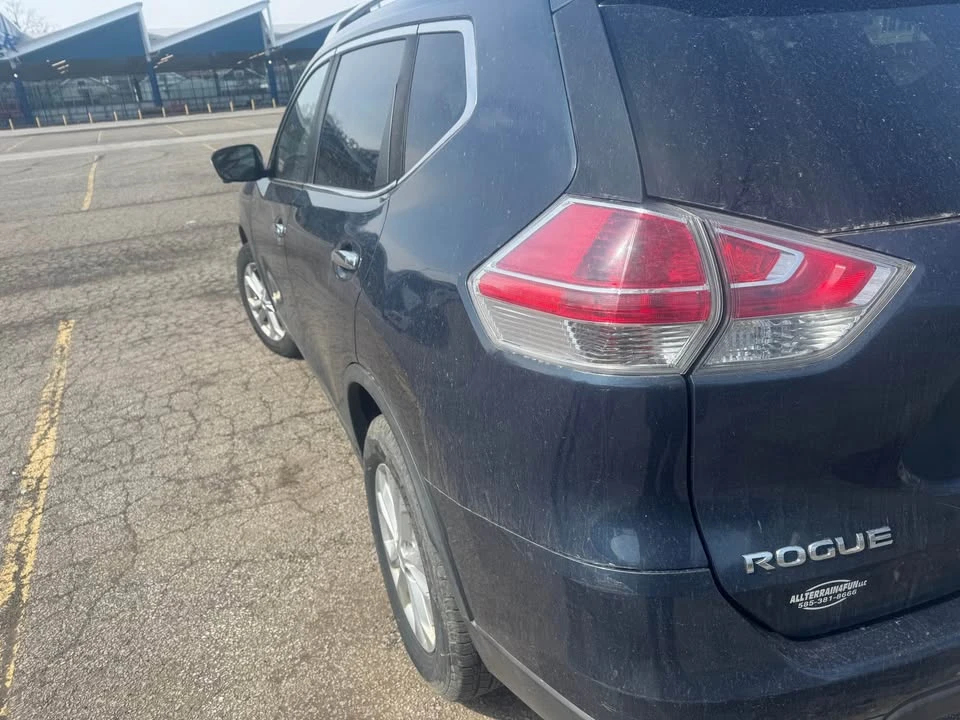 2016 Nissan Rogue - Image 6 of 14