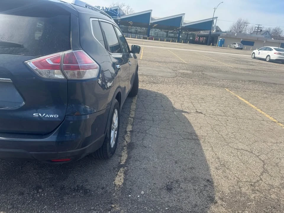 2016 Nissan Rogue - Image 5 of 14
