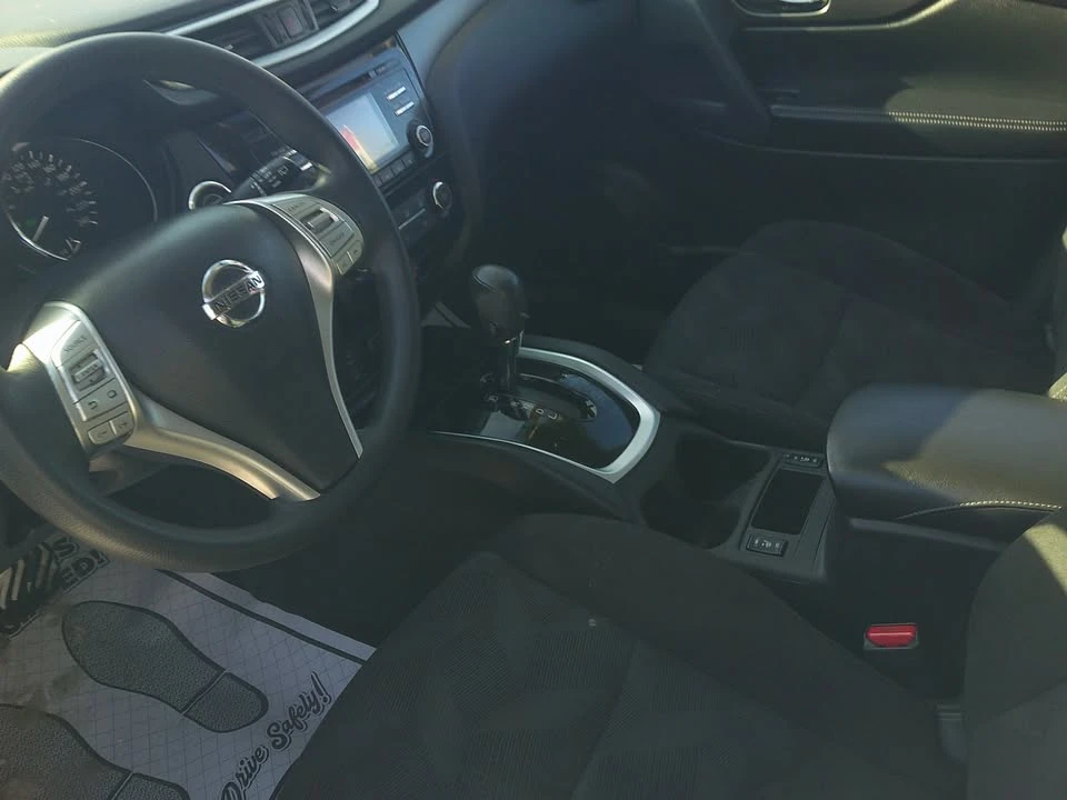 2016 Nissan Rogue - Image 14 of 18