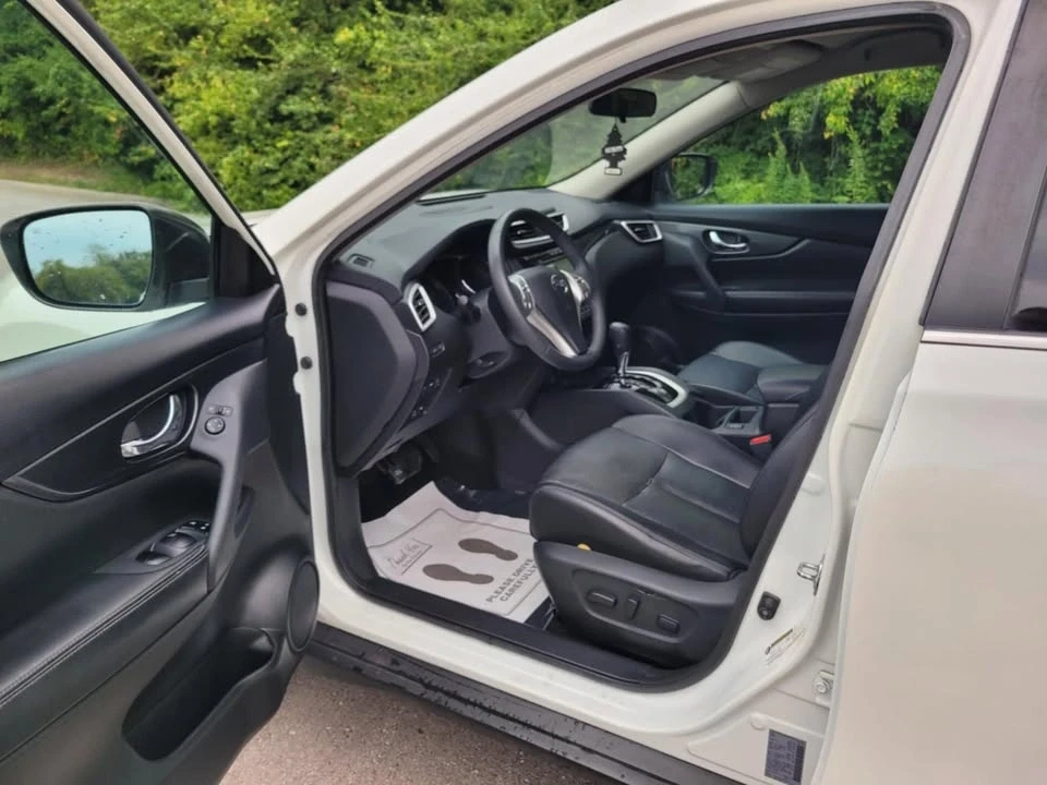 2016 Nissan Rogue - Image 9 of 20