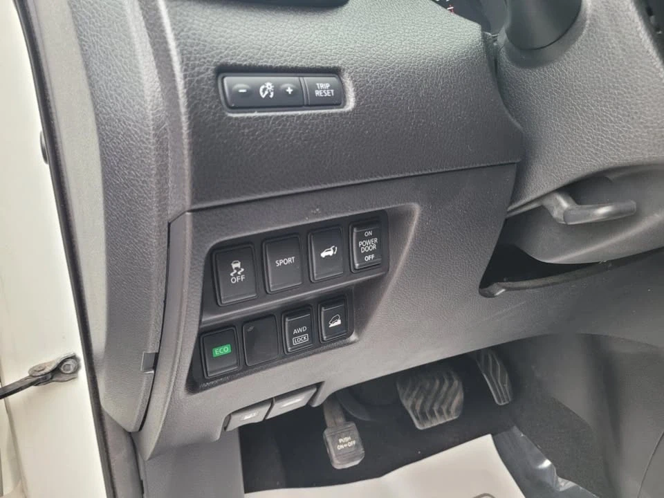 2016 Nissan Rogue - Image 18 of 20