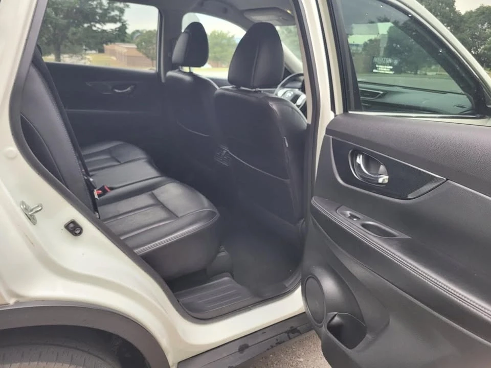 2016 Nissan Rogue - Image 12 of 20