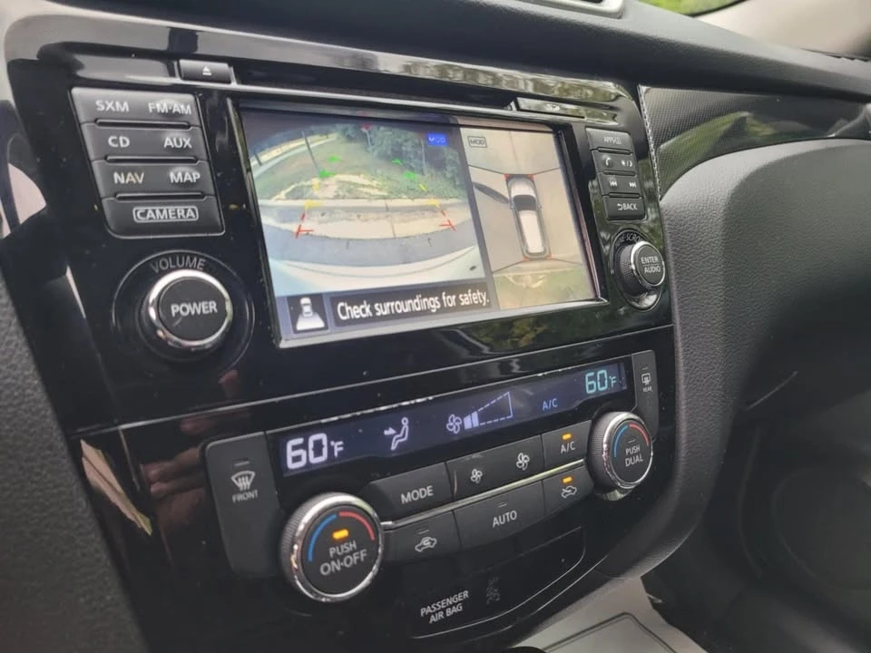 2016 Nissan Rogue - Image 14 of 20