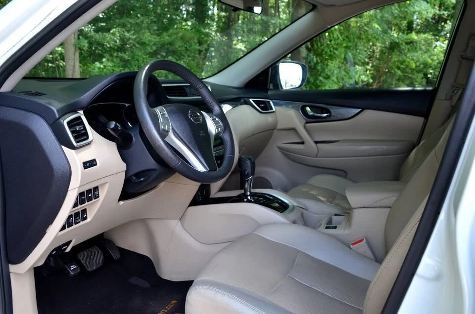 2016 Nissan Rogue - Image 14 of 20