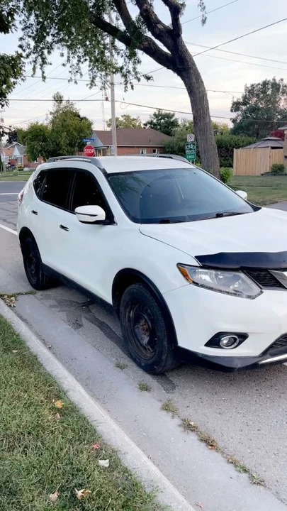 2016 Nissan Rogue - Image 2 of 10
