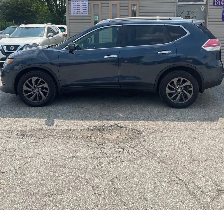2016 Nissan Rogue - Image 3 of 11