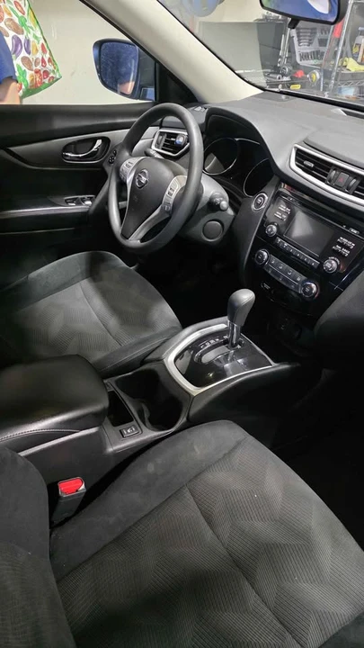 2016 Nissan Rogue - Image 8 of 13