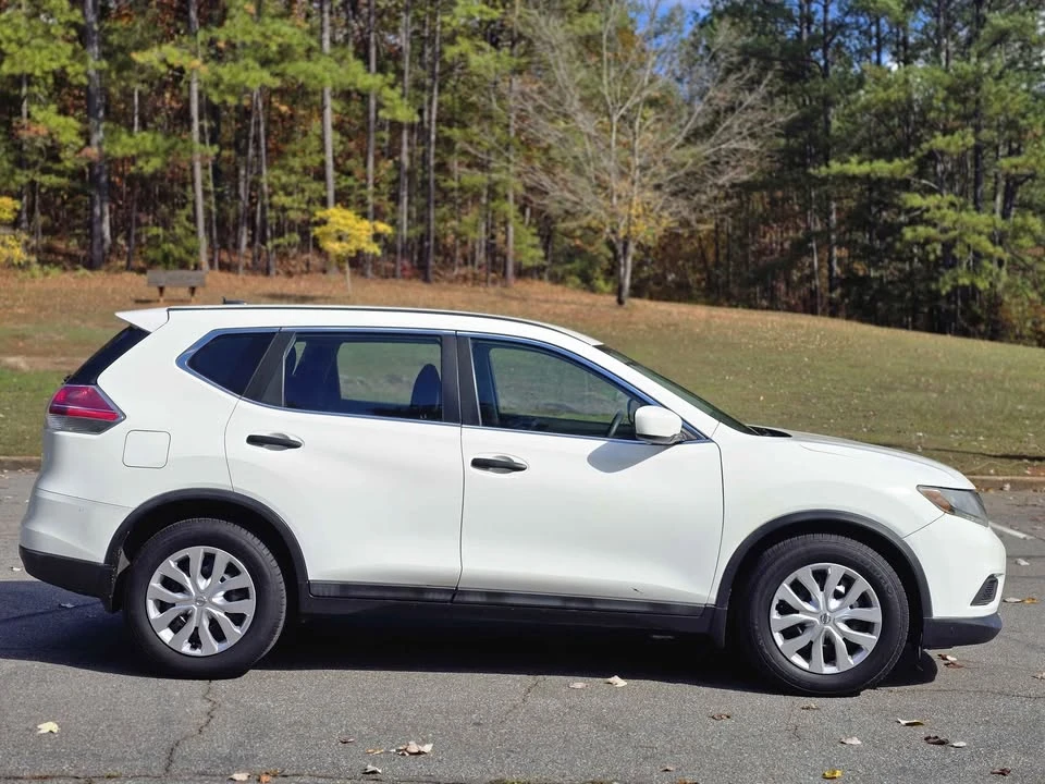 2016 Nissan Rogue - Image 4 of 17