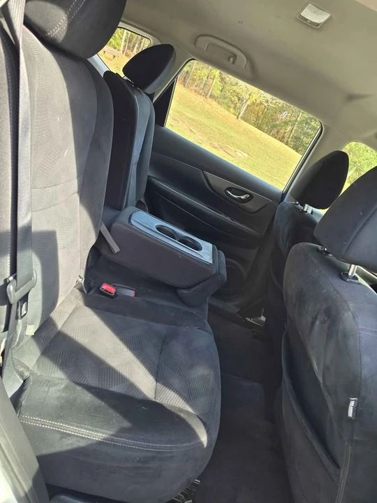 2016 Nissan Rogue - Image 15 of 17