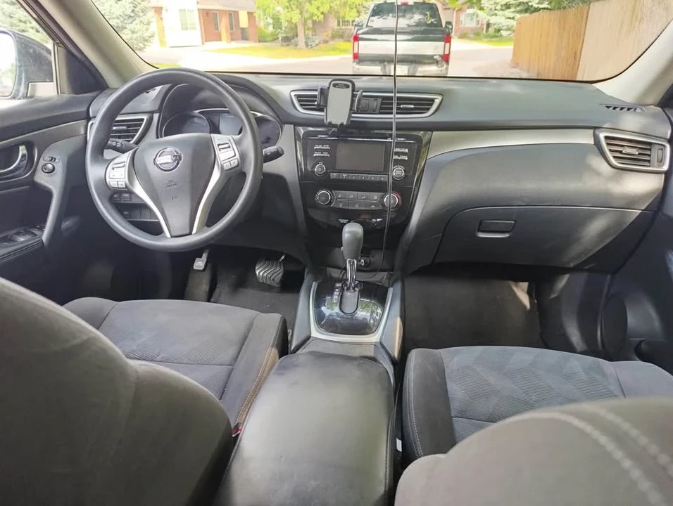 2016 Nissan Rogue - Image 5 of 5
