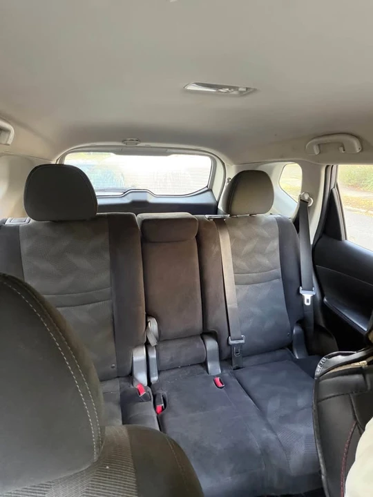 2016 Nissan Rogue - Image 10 of 11