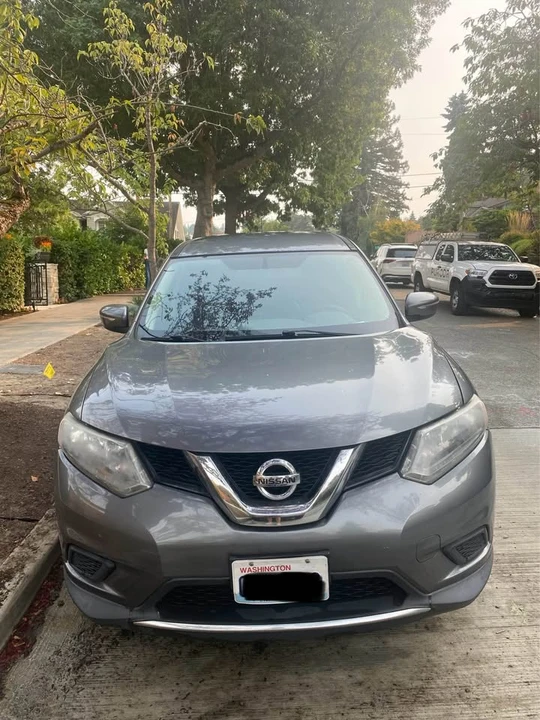 2016 Nissan Rogue - Image 8 of 11