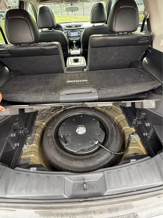 2016 Nissan Rogue - Image 11 of 20