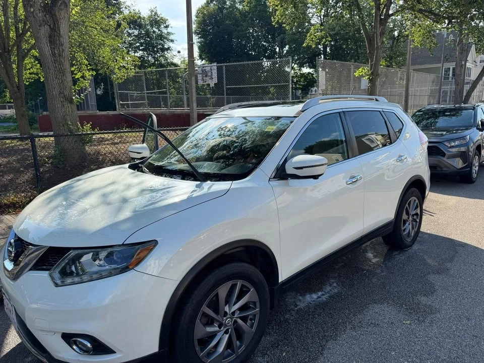 2016 Nissan Rogue - Image 4 of 4
