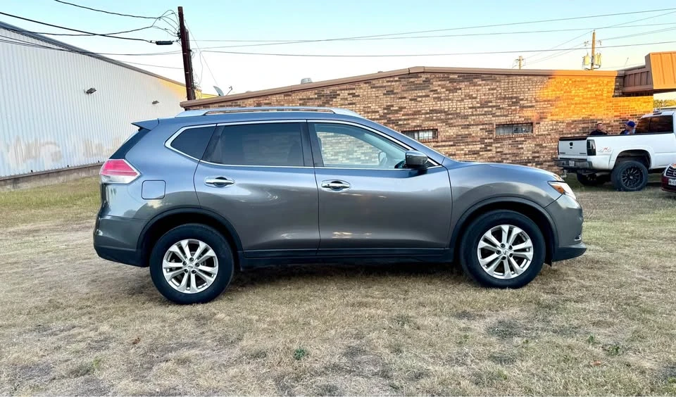 2016 Nissan Rogue - Image 5 of 13
