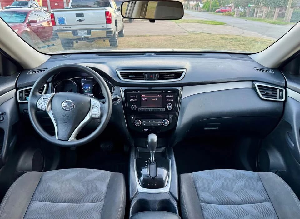 2016 Nissan Rogue - Image 11 of 13